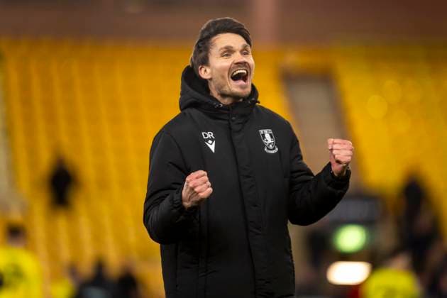 Norwich City FC v Sheffield Wednesday FC - Sky Bet Championship Sheffield Wednesday Manager, Danny Rohl, celebrates their win with supporters after the Sky Bet Championship match between Norwich City and Sheffield Wednesday at Carrow Road in Norwich, England, on March 11, 2025. Norwich Norfolk United Kingdom  Copyright: xMIxNewsx originalFilename:fletcher-norwichc250311_npEm8.jpg
