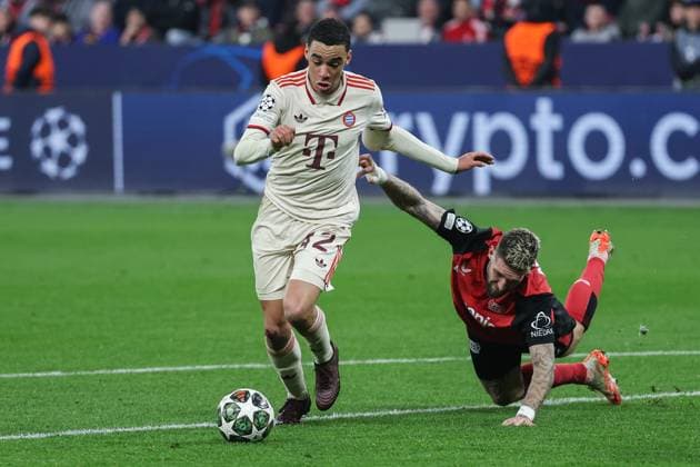 UEFA Champions League Bayer 04 Leverkusen FC Bayern Munich on 11 03 2025 at BayArena in Leverkusen Robert Andrich Leverkusen 8 vs Jamal Musiala Muenchen 42 MH