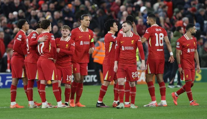 - Liverpool v Paris Saint-Germain, UEFA Champions League, Round of 16, 2nd Leg, Anfield Stadium, Liverpool, UK - 11th March 2025. Darren Campbell Crystal Pix Liverpool players look disappointed & dejected after losing on penalties . - Liverpool v Paris Saint-Germain, UEFA Champions League, Round of 16, 2nd Leg, Anfield Stadium, Liverpool, UK - 11th March 2025. Darren Campbell Crystal Pix Liverpool Anfield Stadium UK Copyright: xDarrenxCampbellx CP_Liverpool_PSG_Darren_Campbell_068