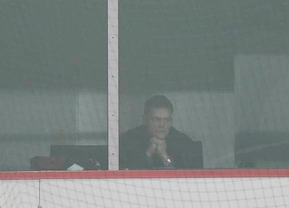 Football, CL, Bayer 04 Leverkusen - FC Bayern Munich, Florian Wirtz follows the match injured