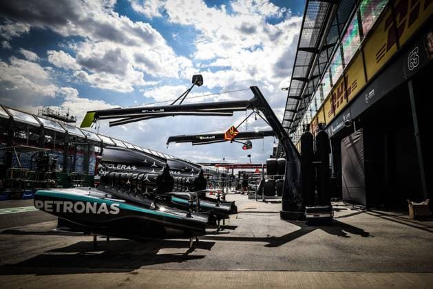 March 12, 2025: MELBOURNE, AUSTRALIA - MARCH 12: Mercedes-AMG PETRONAS Formula One Team pits before the 2025 Australian Grand Prix at Albert Park in Melbourne, Australia - ZUMAp121 20250312_zsp_p121_014 Copyright: xChrisxPutnamx