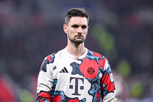 11 03 2025, Football UEFA Champions League 2024 2025, Round of 16, Bayer 04 Leverkusen FC Bayern München, in the BayArena, Goalkeeper Sven Ulreich FC Bayern München , DFL and DFB regulations prohibit any use of photographs as image sequences and or quasi video
