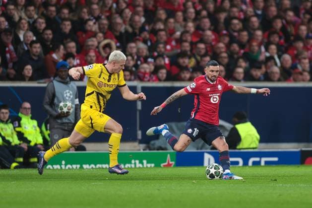 12 03 2025, UEFA Champions League, round of 16, Lille OSC Borussia Dortmund, f l Julian Ryerson Borussia Dortmund , Remy Cabella LOSC Lille , Lille Stade Pierre Mauroy Decathlon Arena Paris xRHR PHOTO DEx Copyright: DennisxEwert RHR-FOTOx RHR-FOTO DE