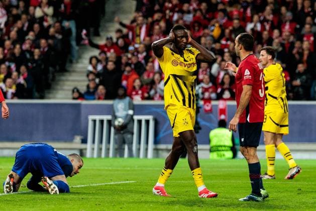 UEFA Champions League, LOSC Lille Borussia Dortmund 12 03 2025 Serhou Guirassy Borussia Dortmund, 9 beats his hands over his head in frustration UEFA Champions League round of 16 second leg, LOSC Lille Borussia Dortmund Lille, Stade Pierre Mauroy on 12 03 2025 Copyright: xBEAUTIFULxSPORTS Wunderlx