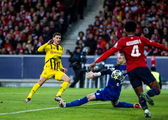 Lille, Stade Pierre Mauroy, 12 03 2025 Pascal Gross of Dortmund shots the ball during the match of the Championsleague Round 16 between Lille OSC v Borussia Dortmund