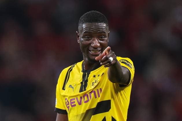 12 03 2025, UEFA Champions League, round of 16, Lille OSC Borussia Dortmund, Serhou Guirassy Borussia Dortmund points to something, Lille Stade Pierre Mauroy Decathlon Arena Paris xRHR PHOTO DEx Copyright: DennisxEwert RHR-FOTOx RHR-FOTO DE