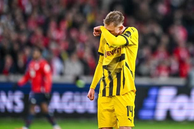 Lille, France, 12 03 2025 Maximilian Beier BV Borussia Dortmund gestures looks dejected during the UEFA Champions League 2024 25 Round of 16 Second Leg match between LOSC Lille and Borussia Dortmund at Stade Pierre Mauroy on March 12, 2025 in Lille, France Photo by Harry Langer DeFodi Images