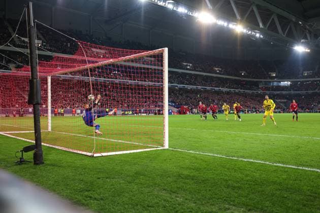 12 03 2025, UEFA Champions League, Round of 16, Lille OSC Borussia Dortmund, Emre Can Borussia Dortmund scores to make it 1 1 from the penalty spot against goalkeeper Lucas Chevalier LOSC Lille , Lille Stade Pierre Mauroy Decathlon Arena Paris xRHR PHOTO ENx Copyright: DennisxEwert RHR-FOTOx RHR-FOTO DE