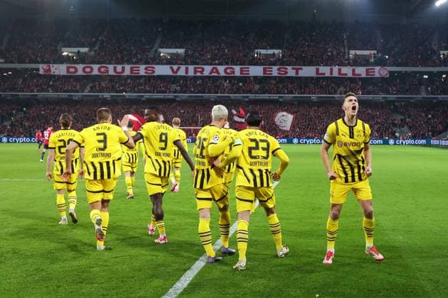 12 03 2025, UEFA Champions League, Round of 16, Lille OSC Borussia Dortmund, The BVB players celebrate the goal to 1 1 by Emre Can Borussia Dortmund , Lille Stade Pierre Mauroy Decathlon Arena Paris xRHR PHOTO DEx Copyright: DennisxEwert RHR-FOTOx RHR-FOTO DE