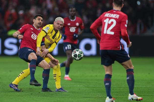 12 03 2025, UEFA Champions League, round of 16, Lille OSC Borussia Dortmund, f l Benjamin Andre LOSC Lille , Julian Ryerson Borussia Dortmund , Lille Stade Pierre Mauroy Decathlon Arena Paris xRHR PHOTO DEx Copyright: DennisxEwert RHR-FOTOx RHR-FOTO DE