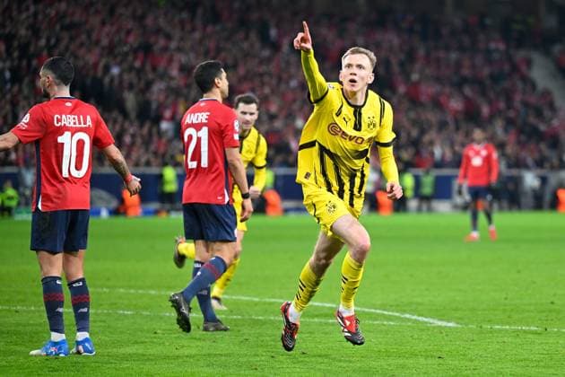 Lille, Stade Pierre Mauroy, 12 03 25, FRA, Men, UEFA Champions League, Season 2024 2025, Round of 16, OSC Lille Borussia Dortmund Picture Maximilian BEIER Dortmund cheers after his goal for 1 2 UEFA regulations prohibit any use of photographs as image sequences and or quasi video Hauts de France France