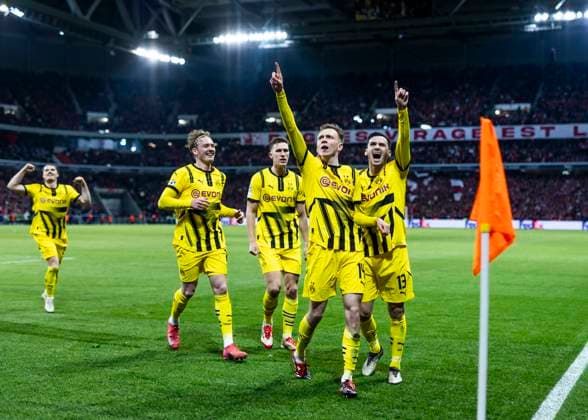 Lille, Stade Pierre Mauroy, 12 03 2025 Maximilian Beier of Dortmund celebrates scoring the 2 1 goal with Pascal Gross of Dortmund during the match of the Championsleague Round 16 between Lille OSC v Borussia Dortmund