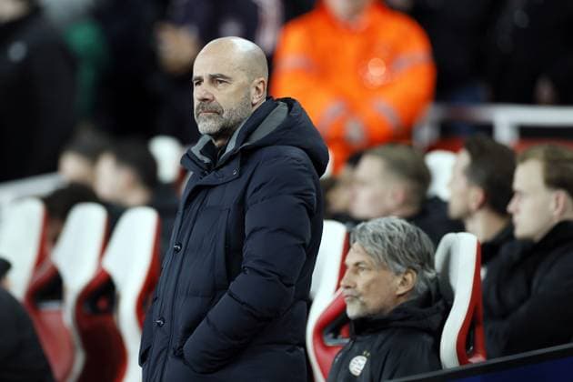 LONDON - PSV Eindhoven coach Peter Bosz during the UEFA Champions league match between Arsenal FC and PSV Eindhoven at Emirates Stadium on March 12, 2025 in London, England. ANP KOEN VAN WEEL UEFA Champions League 2024 25 Round of 16 Second Leg 2024 25 xVIxANPxSportx xxANPxIVx 522214602 originalFilename: 522214602.jpg
