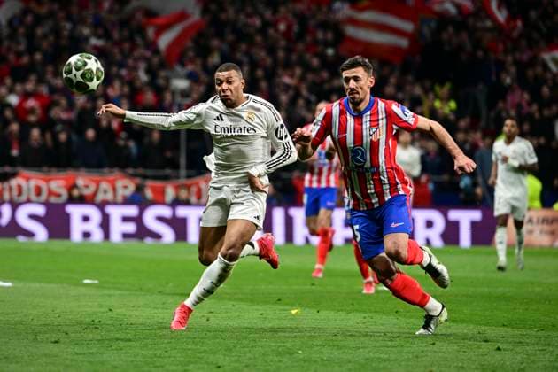 Kylian Mbappe 9 Madrid in duel, action, with Rodrigo de Paul 5 Atletico Madrid , Atletico Madrid vs Real Madrid , Soccer, Champions League, Round of 16 second leg, 12 03 2025 Madrid Madrid Spain Copyright: xkolbert-press MarcxNiemeyerx