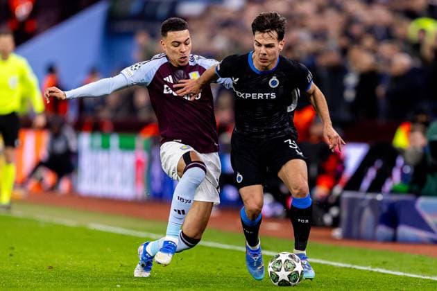 Aston Villa v Club Brugge Champions League 12 03 2025. Club Brugge midfielder Ardon Jashari (30) battles for possession with Aston Villa midfielder Morgan Rogers (27) during the Champions League match between Aston Villa and Club Brugge at Villa Park, Birmingham, England on 12 March 2025. Birmingham Villa Park West Midlands England Editorial use only , Copyright: xManjitxNarotrax PSI-21631-0025