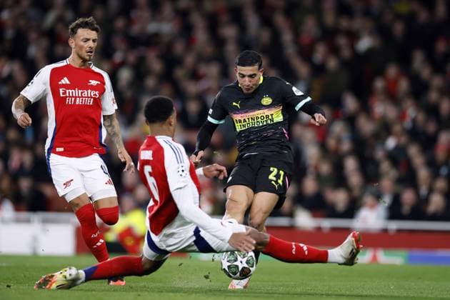 LONDON - (l-r) Gabriel of Arsenal FC, Couhaib Driouech of PSV Eindhoven during the UEFA Champions league match between Arsenal FC and PSV Eindhoven at Emirates Stadium on March 12, 2025 in London, England. ANP KOEN VAN WEEL UEFA Champions League 2024 25 Round of 16 Second Leg 2024 25 xVIxANPxSportx xxANPxIVx 522216974 originalFilename: 522216974.jpg