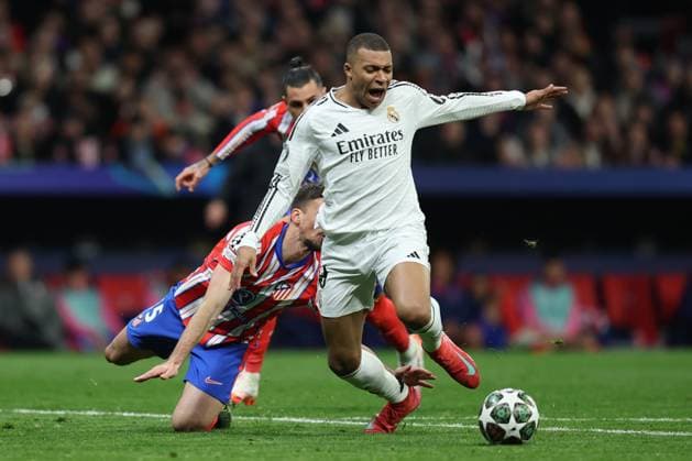ESP: Atletico de Madrid - Real Madrid. UEFA Champions League match. Round of 16. Second Leg. Kylian Mbappe of Real Madrid penalty during the UEFA Champions League match, Round of 16, second leg, between Atletico de Madrid and Real Madrid played at Riyadh Air Metropolitano Stadium on March 12, 2025 in Madrid Spain. kpng Copyright: xAntonioxPozox xPRESSINPHOTOx AP_250312_ATL_RMA_UCL_057