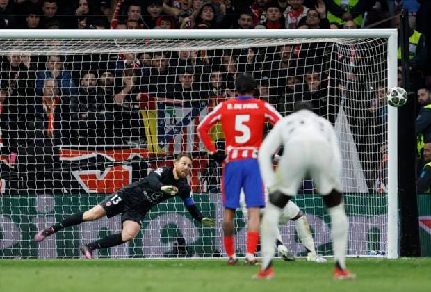 Atletico de Madrid v Real Madrid C.F. - UEFA Champions League 2024 25 Round of 16 Second Leg Vinicius Junior of Real Madrid CF misses penalty during the UEFA Champions League 2024 25 UEFA Champions League 2024 25 Round of 16 second leg match between Atletico de Madrid and Real Madrid C.F. at Estadio Civitas Metropolitano on March 12, 2025 in Madrid, Spain. Madrid Estadio Metropolitano Spain Spain Copyright: xRichardxSellers Sportsphoto APLx 14061038