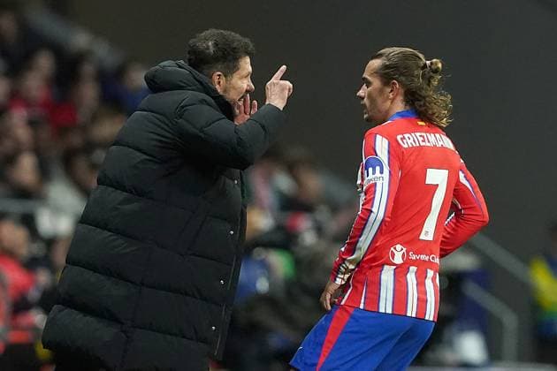 ATLETICO DE MADRID v REAL MADRID CF. CHAMPIONS LEAGUE 2024 2025. ROUND OF 16. 2ND LEG MATCH. Atletico de Madrid s coach Diego Pablo Cholo Simeone with Antoine Griezmann during Champions League 2024 2025 Round of 16 2nd leg match. March 12,2025. (ALTERPHOTOS Acero) MadridSpain  Copyright: xAcerox
