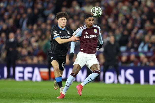 Aston Villa gegen Club Brugge 12. März 2025, Aston UEFA Champions League, Achtelfinale, Rückspiel Aston Villa gegen Club Brugge Kyriani Sabbe von Club Brugge foult Marcus Rashford von Aston Villa und wird anschließend des Feldes verwiesen Foto Charlotte Wilson Abseits Aston UK  Copyright: xCharlottexWilsonx xOffsidexOffside