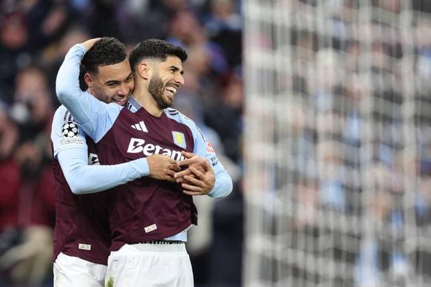 Aston Villa gegen Club Brugge 12. März 2025, Aston UEFA Champions League, Achtelfinale, Rückspiel Aston Villa gegen Club Brugge Marco Asensio von Aston Villa feiert seinen dritten Treffer mit Morgan Rogers Foto Charlotte Wilson Abseits Aston UK  Copyright: xCharlottexWilsonx xOffsidexOffside