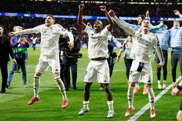 Atletico de Madrid v Real Madrid C.F. - UEFA Champions League 2024 25 Round of 16 Second Leg Federico Valverde, Vinicius Junior and Lucas Vazquez of Real Madrid CF celebrate after winning the UEFA Champions League 2024 25 UEFA Champions League 2024 25 Round of 16 second leg match between Atletico de Madrid and Real Madrid C.F. at Estadio Civitas Metropolitano on March 12, 2025 in Madrid, Spain. Madrid Estadio Metropolitano Spain Spain Copyright: xRichardxSellers Sportsphoto APLx 14061058