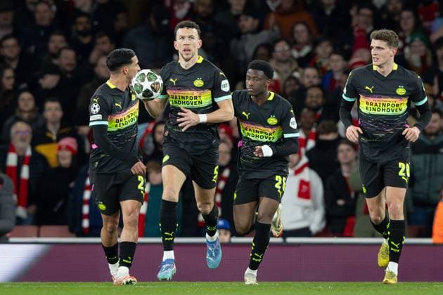 12th March 2025; Emirates Stadium, London, England; UEFA Champions League Last 16, Second Leg Football, Arsenal versus PSV Eindhoven; Ivan Perisic of PSV Eindhoven celebrates after he scores to make the score 1-1 and rushes to restart play  ActionPlus12759428 IanxStephen