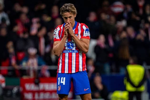 Atletico de Madrid vs Real Madrid CF - UEFA Champions League 2024 25 Round of 16 Second Leg Marcos Llorente of Atletico de Madrid seen after missing a penalty kick during the UEFA Champions League 2024 25 Round of 16 second leg match between Atletico de Madrid and Real Madrid C.F. at Estadio Riyadh Air Metropolitano on March 12, 2025 in Madrid, Spain. Madrid Estadio Riyadh Air Metropolitano Madrid Spain Copyright: xAlbertoxGardinx AGardin_20250312_Football_Champions_Atl_Real_59