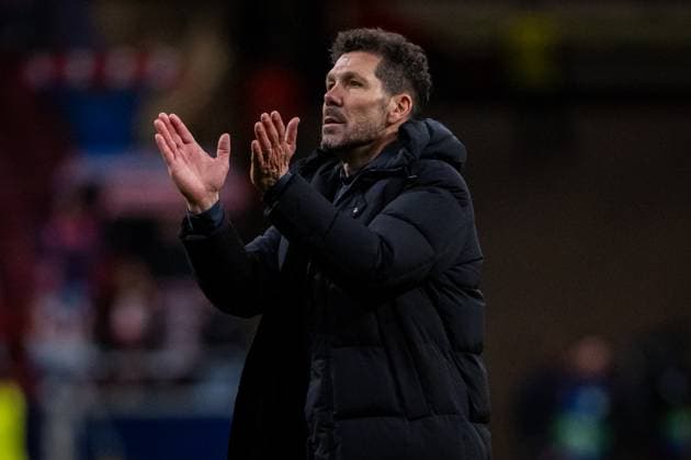 Atletico de Madrid vs Real Madrid CF - UEFA Champions League 2024 25 Round of 16 Second Leg Diego Pablo Simeone, head coach of Atletico de Madrid, cheers to the fans at the end of the UEFA Champions League 2024 25 Round of 16 second leg match between Atletico de Madrid and Real Madrid C.F. at Estadio Riyadh Air Metropolitano on March 12, 2025 in Madrid, Spain. Madrid Estadio Riyadh Air Metropolitano Madrid Spain Copyright: xAlbertoxGardinx AGardin_20250312_Football_Champions_Atl_Real_73