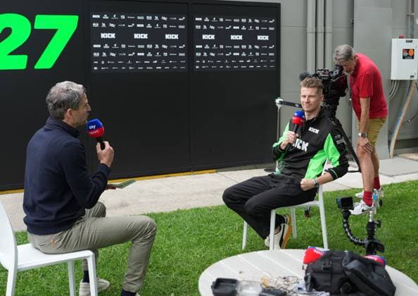 13 03 2025, Albert Park Circuit, Melbourne, FORMULA 1 LOUIS VUITTON AUSTRALIAN GRAND PRIX 2025 ,in the picture Nico Hülkenberg DEU , Stake F1 Team Kick Sauber in an interview with Sky Deutschland presenter Peter Hardenacke Photo by Hasan Bratic DeFodi Images