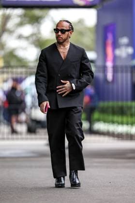 F1 Grand Prix Of Australia - Previews Lewis Hamilton of Great Britain and Scuderia Ferrari arrives at the track during previews ahead of the F1 Grand Prix of Australia at Albert Park Circuit in Melbourne, Australia, on March 13, 2025. Melbourne Victoria Australia  Copyright: xPaddockerx originalFilename:paddocker-f1grandp250313_npR5Q.jpg