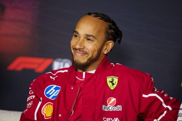 13 03 2025, xrarjax, Motorsport FIA Formula 1, Australian Grand Prix 2025 v l Lewis Hamilton Ferrari starting number 44 FIA REGULATIONS PROHIBIT ANY USE OF PHOTOGRAPHS as IMAGE SEQUENCES and or QUASI VIDEO Melbourne