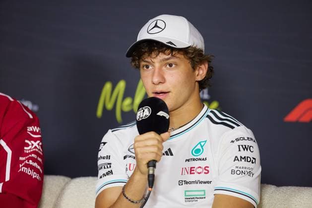 13 03 2025, xrarjax, Motorsport FIA Formula 1, Australian Grand Prix 2025 v l Kimi Antonelli Mercedes AMG Petronas starting number 12 FIA REGULATIONS PROHIBIT ANY USE OF PHOTOGRAPHS as IMAGE SEQUENCES and or QUASI VIDEO Melbourne