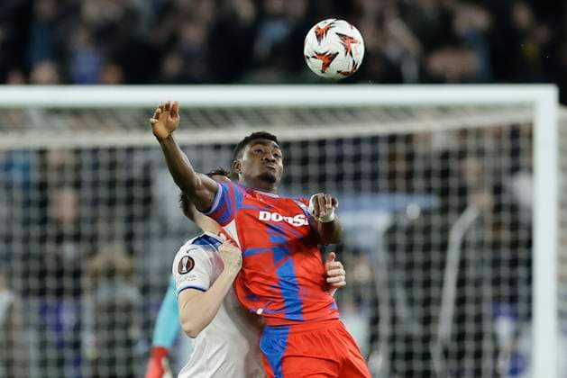UEFA Europa League Second leg match SS Lazio and Viktoria Plzen Lazio s Spanish defender Patric challenges for the ball with Viktoria Plzen s Nigerian forward Rafiu Durosinmi during during UEFA Europa League Round of 16 Second leg match between SS Lazio and Viktoria Plzen at Olimpico stadium on March 13, 2025 in Rome, Italy. _BPH9105 Copyright: xAntonioxBalascox