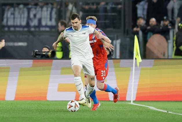 UEFA Europa League Second leg match SS Lazio and Viktoria Plzen Lazio™s Italian defender Alessio Romagnoli challenges for the ball with Viktoria Plzen s Czech midfielder Pavel Sulc during during UEFA Europa League Round of 16 Second leg match between SS Lazio and Viktoria Plzen at Olimpico stadium on March 13, 2025 in Rome, Italy. _BPH9304 Copyright: xAntonioxBalascox