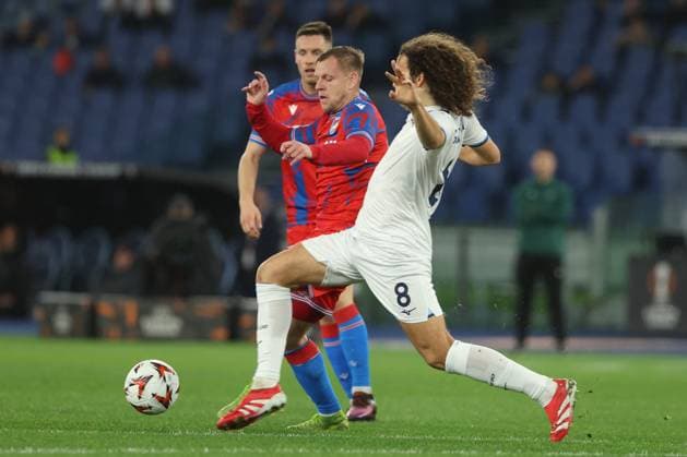 CALCIO - UEFA Europa League - Lazio vs Viktoria Plzen Rome, Italy 13.03.2025: Matej Vydra of Viktoria, Matteo Guendouzi of Lazio seen in action during the Uefa Europa League 2024-2025, round 16, match between SS Lazio vs Viktoria Plzen at Olympic Stadium in Rome. Rome Italy  Copyright: xIPAxSport ABACAx