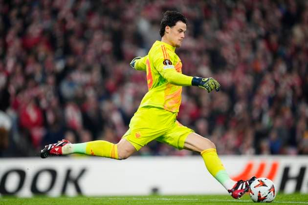 Athletic Club v AS Roma - UEFA Europa League 2024 25 Round of 16 Second Leg Mile Svilar goalkeeper of Roma and Serbiadoes passed during the UEFA Europa League 2024 25 Round of 16 Second Leg match between Athletic Club and AS Roma at Estadio de San Mames on March 13, 2025 in Bilbao, Spain. Bilbao Basque Country Spain  Copyright: xJosexBretonx originalFilename:bretonhernandez-athletic250313_npS2x.jpg