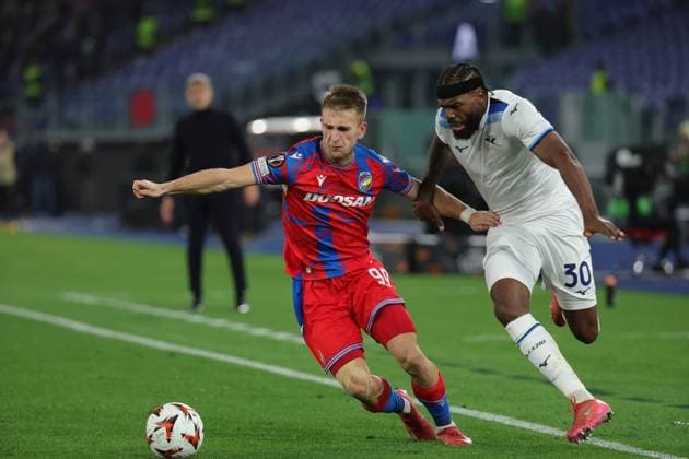 13th March 2025, Stadio Olimpico, Rome, Italy; UEFA Europa League Last 16, Second Leg, Football; Lazio versus Viktoria Plzen; Nuno Tavares of SS Lazio under pressure from Amar Memic of Viktoria Plzen  ActionPlus12759779 EmanuelexPennacchio