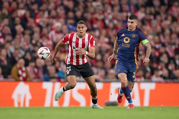 March 13, 2025, Bilbao, Vizcaya, SPAIN: Maroan Sannadi Harrouch of Athletic Club competes for the ball with Gianluca Mancini of AS Roma during the UEFA Europa League 2024 25 Round of 16 Second Leg match between Athletic Club and AS Roma at San Mames on March 13, 2025, in Bilbao, Spain. Bilbao SPAIN - ZUMAa181 20250313_zaa_a181_032 Copyright: xRicardoxLarreinax