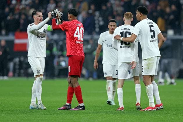 13 03 2025, xovx, Football UEFA Europa League, Eintracht Frankfurt Ajax Amsterdam v l Robin Koch Eintracht Frankfurt , Kaua Santos Eintracht Frankfurt , Ansgar Knauff Eintracht Frankfurt , Hugo Larsson Eintracht Frankfurt and Aurele Amenda Eintracht Frankfurt celebrate the 4 1 victory against Ajax Amsterdam DFL DFB REGULATIONS PROHIBIT ANY USE OF PHOTOGRAPHS as IMAGE SEQUENCES and or QUASI VIDEO emspor Frankfurt am Main