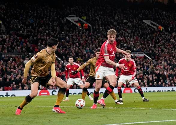 Manchester, England, 13th March 2025. Rasmus Hojlund of Manchester United, ManU goes close to scoring during the UEFA Europa League match Manchester United v Real Sociedad at Old Trafford, Manchester. Picture credit should read: Andrew Yates Sportimage EDITORIAL USE ONLY. No use with unauthorised audio, video, data, fixture lists, club league logos or live services. Online in-match use limited to 120 images, no video emulation. No use in betting, games or single club league player publications. SPI_046_AY_MANU_SOCIEDAD SPI-3744-0046