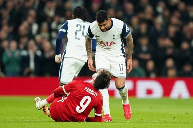 Tottenham Hotspur FC v AZ Alkmaar Cristian Romero of Tottenham Hotspur shouting at Troy Parrott of AZ Alkmaar during the Tottenham Hotspur FC v AZ Alkmaar UEFA Europa League Round of 16, 2nd Leg match at Tottenham Hotspur Stadium, London, United Kingdom on 13 March 2025 Credit: Dylan Hepworth Every Second Media Editorial use only. All images are copyright Every Second Media Limited. No images may be reproduced without prior permission. Copyright: xIMAGO EveryxSecondxMediax ESM-1363-0027 DylanxHepworthx xEveryxSecondxMediax