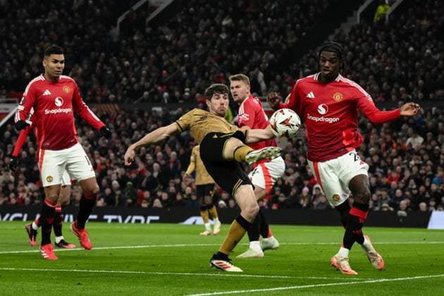 UEFA Europa League Last 16 Manchester United, ManU v Real Sociedad Aritz Elustondo of Real Sociedad shoots on goal during the UEFA Europa League Last 16 match Manchester United vs Real Sociedad at Old Trafford, Manchester, United Kingdom, 13th March 2025 (Photo by Craig Thomas News Images) Manchester Old Trafford Greater Manchester United Kingdom Copyright: xCraigxThomas NewsxImagesx