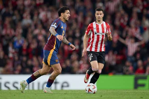 March 13, 2025, Bilbao, Vizcaya, SPAIN: Leandro Paredes of AS Roma competes for the ball with Gorka Guruzeta of Athletic Club during the UEFA Europa League 2024 25 Round of 16 Second Leg match between Athletic Club and AS Roma at San Mames on March 13, 2025, in Bilbao, Spain. Bilbao SPAIN - ZUMAa181 20250313_zaa_a181_113 Copyright: xRicardoxLarreinax