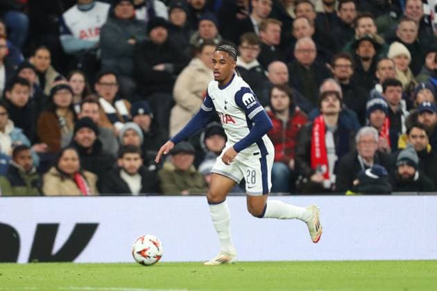 13th March 2025; Tottenham Hotspur Stadium, London, England; UEFA Europa League Last 16 Second Leg Football, Tottenham Hotspur versus AZ Alkmaar; Wilson Odobert of Tottenham Hotspur running with the ball  ActionPlus12759937 KatiexChan