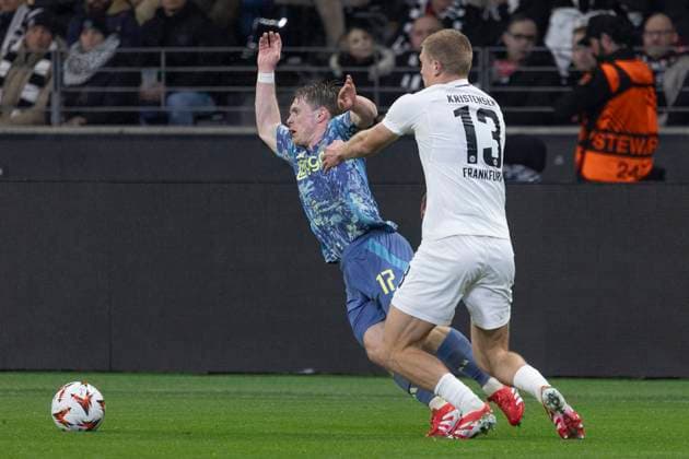UEFA Europa League Eintracht Frankfurt Ajax Amsterdam, 13 03 2025 Oliver Edvardsen Ajax Amsterdam 17 Rasmus Kristensen Eintracht Frankfurt 13 , Eintracht Frankfurt Ajax Amsterdam, Frankfurt, Deutsche Bank Park, 13 3 2025 Copyright: xBEAUTIFULxSPORTS Gawlikx