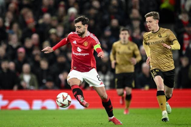 UEFA Europa League Last 16 Manchester United, ManU v Real Sociedad Bruno Fernandes of Manchester United controls the ball during the UEFA Europa League Last 16 match Manchester United vs Real Sociedad at Old Trafford, Manchester, United Kingdom, 13th March 2025 (Photo by Craig Thomas News Images) Manchester Old Trafford Greater Manchester United Kingdom Copyright: xCraigxThomas NewsxImagesx