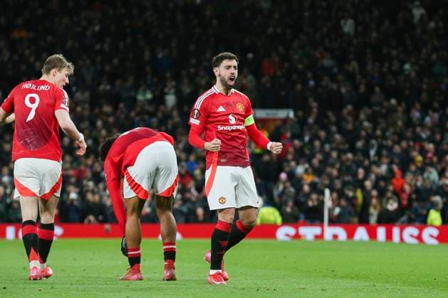 Manchester United, ManU FC v Real Sociedad Manchester United midfielder Bruno Fernandes (8) scores a GOAL 2-1 and celebrates during the Manchester United FC v Real Sociedad UEFA Europa League Round of 16, 2nd Leg match at Old Trafford, Manchester, England, United Kingdom on 13 March 2025 Credit: Phil Duncan Every Second Media Editorial use only. All images are copyright Every Second Media Limited. No images may be reproduced without prior permission. Copyright: xIMAGO EveryxSecondxMediax ESM-1371-0043 PhilxDuncanx xEveryxSecondxMediax