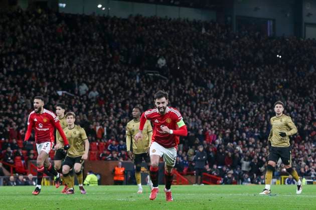 Manchester United, ManU FC v Real Sociedad Manchester United midfielder Bruno Fernandes (8) scores a GOAL 2-1 and celebrates during the Manchester United FC v Real Sociedad UEFA Europa League Round of 16, 2nd Leg match at Old Trafford, Manchester, England, United Kingdom on 13 March 2025 Credit: Phil Duncan Every Second Media Editorial use only. All images are copyright Every Second Media Limited. No images may be reproduced without prior permission. Copyright: xIMAGO EveryxSecondxMediax ESM-1371-0046 PhilxDuncanx xEveryxSecondxMediax