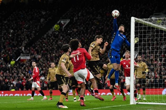 UEFA Europa League Last 16 Manchester United, ManU v Real Sociedad Alejandro Remiro of Real Sociedad punches the ball clear during the UEFA Europa League Last 16 match Manchester United vs Real Sociedad at Old Trafford, Manchester, United Kingdom, 13th March 2025 (Photo by Craig Thomas News Images) Manchester Old Trafford Greater Manchester United Kingdom Copyright: xCraigxThomas NewsxImagesx